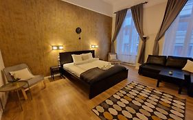 King'S Comfort - Superb Modern Style Apartment At Gozsdu Garden